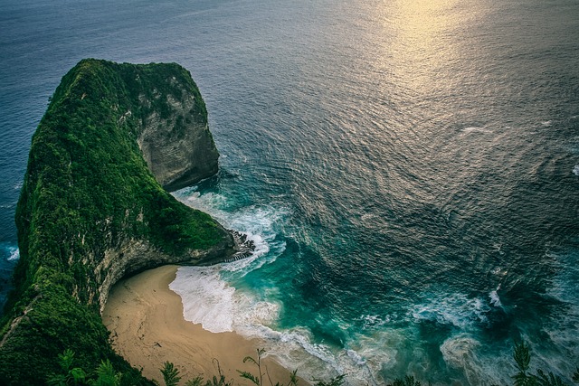 cliff-5954980_640