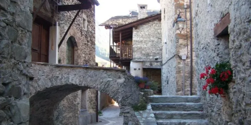 albergo_diffuso_piemonte_locanda_elfi_paesino2